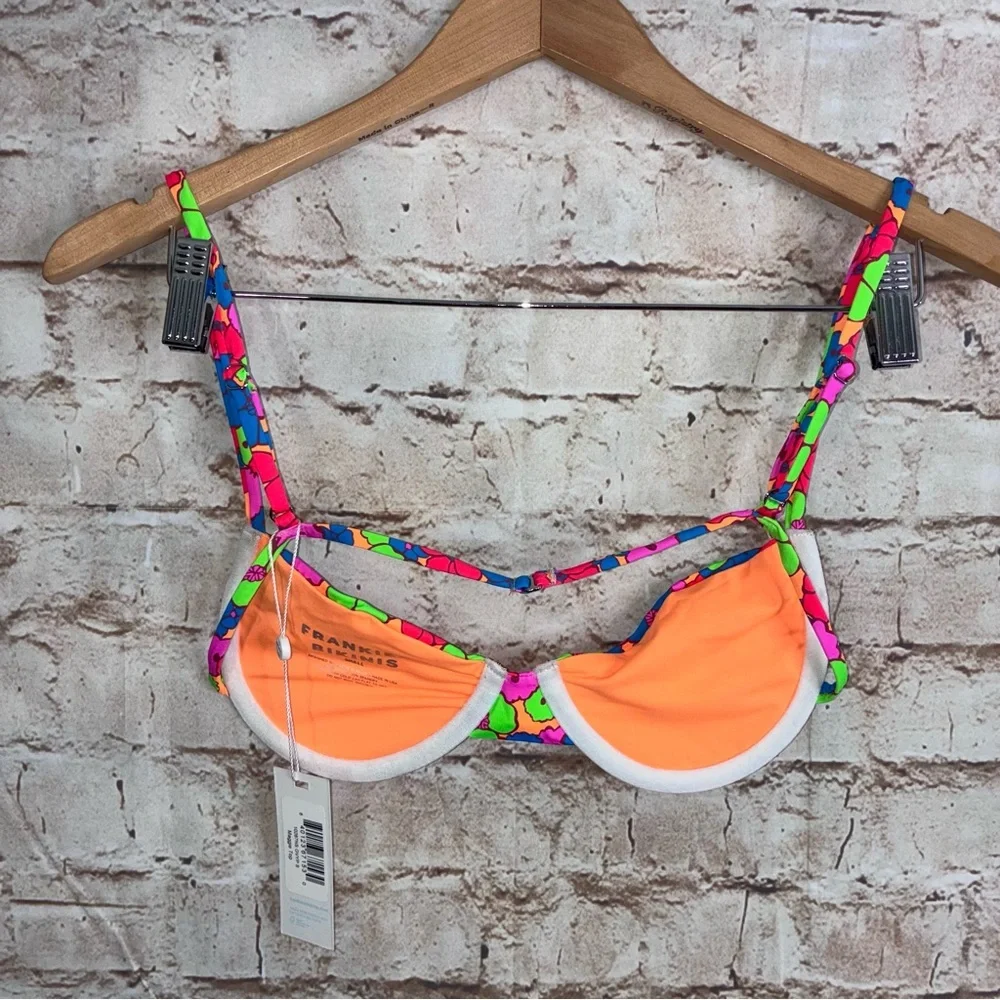 Frankie’s Bikinis Maggie Bikini Top in Groovy Florals Size Small NEW